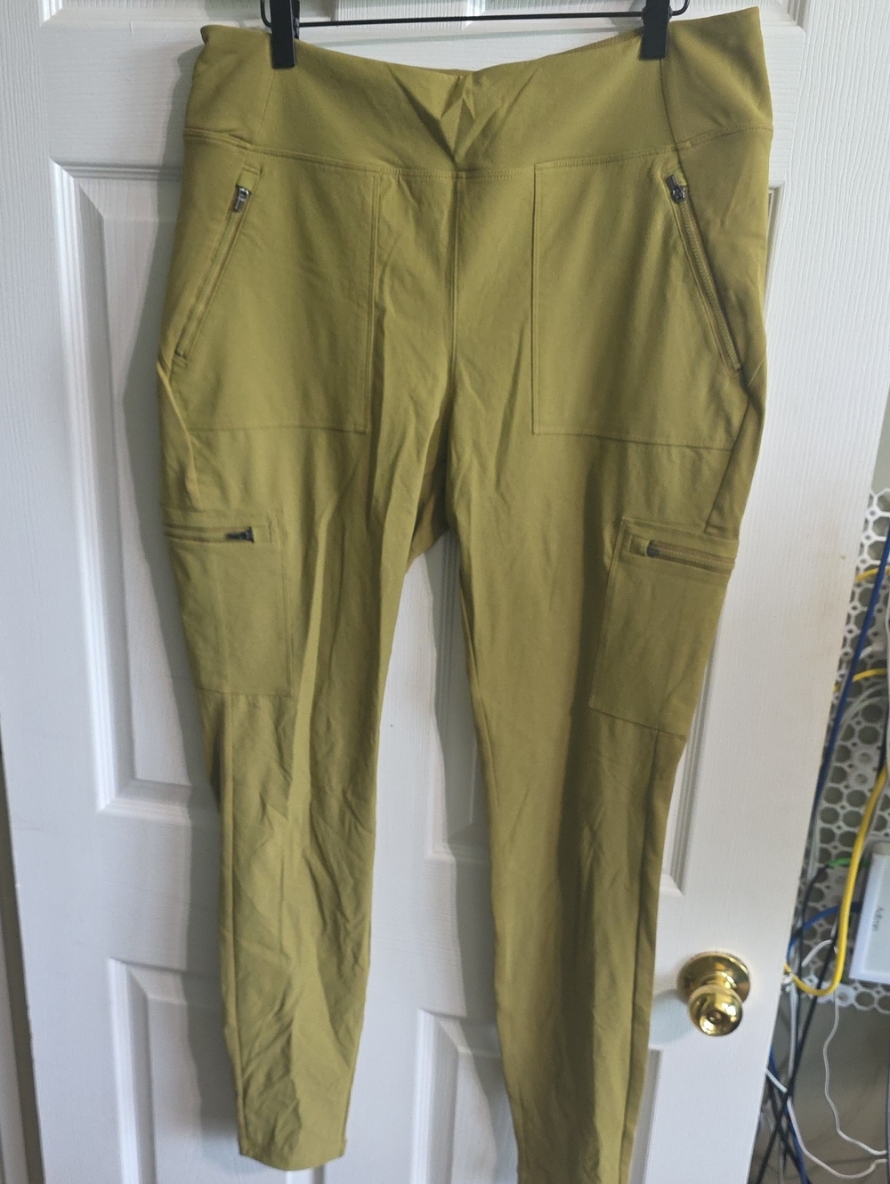 Athleta Headlands Hybrid Leggings in Olive